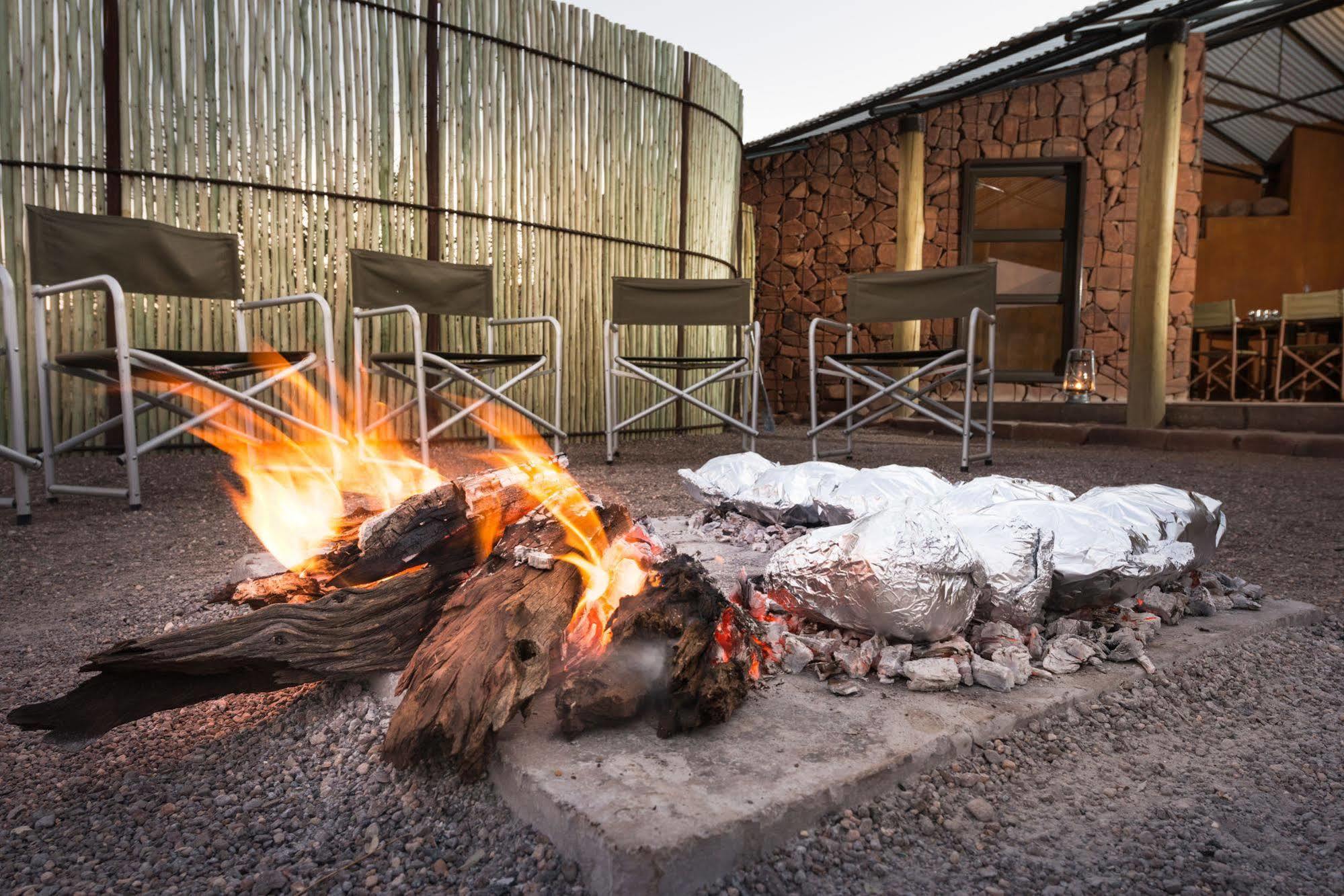 Etendeka Mountain Camp Damaraland Luaran gambar